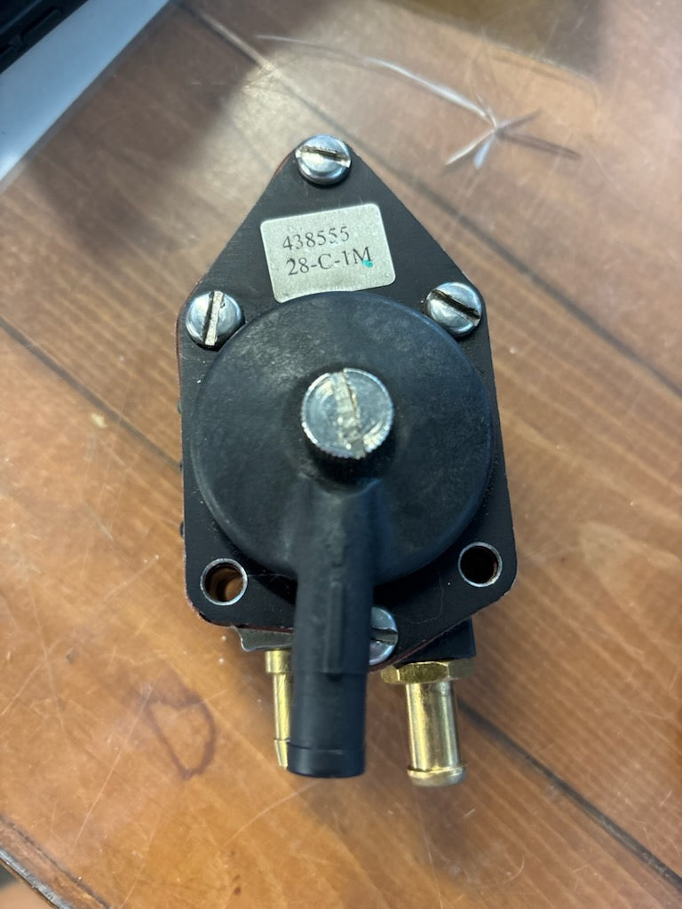 EVINRUDE JOHNSON 438555 - Fuel Pump