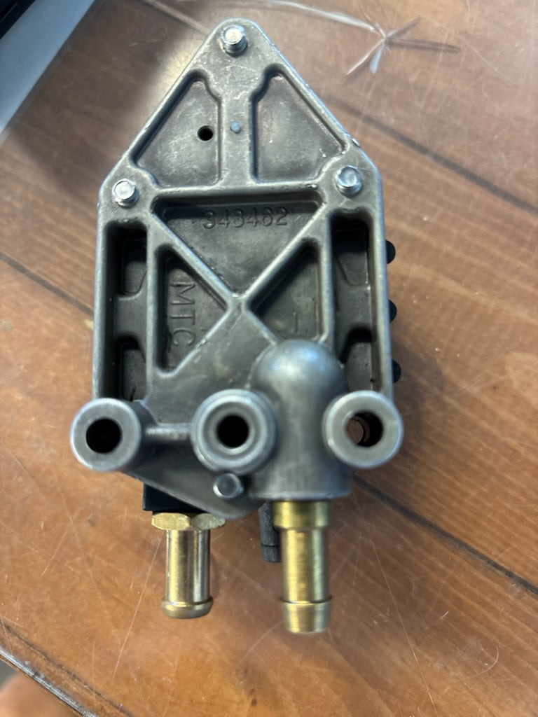 EVINRUDE JOHNSON 438555 - Fuel Pump