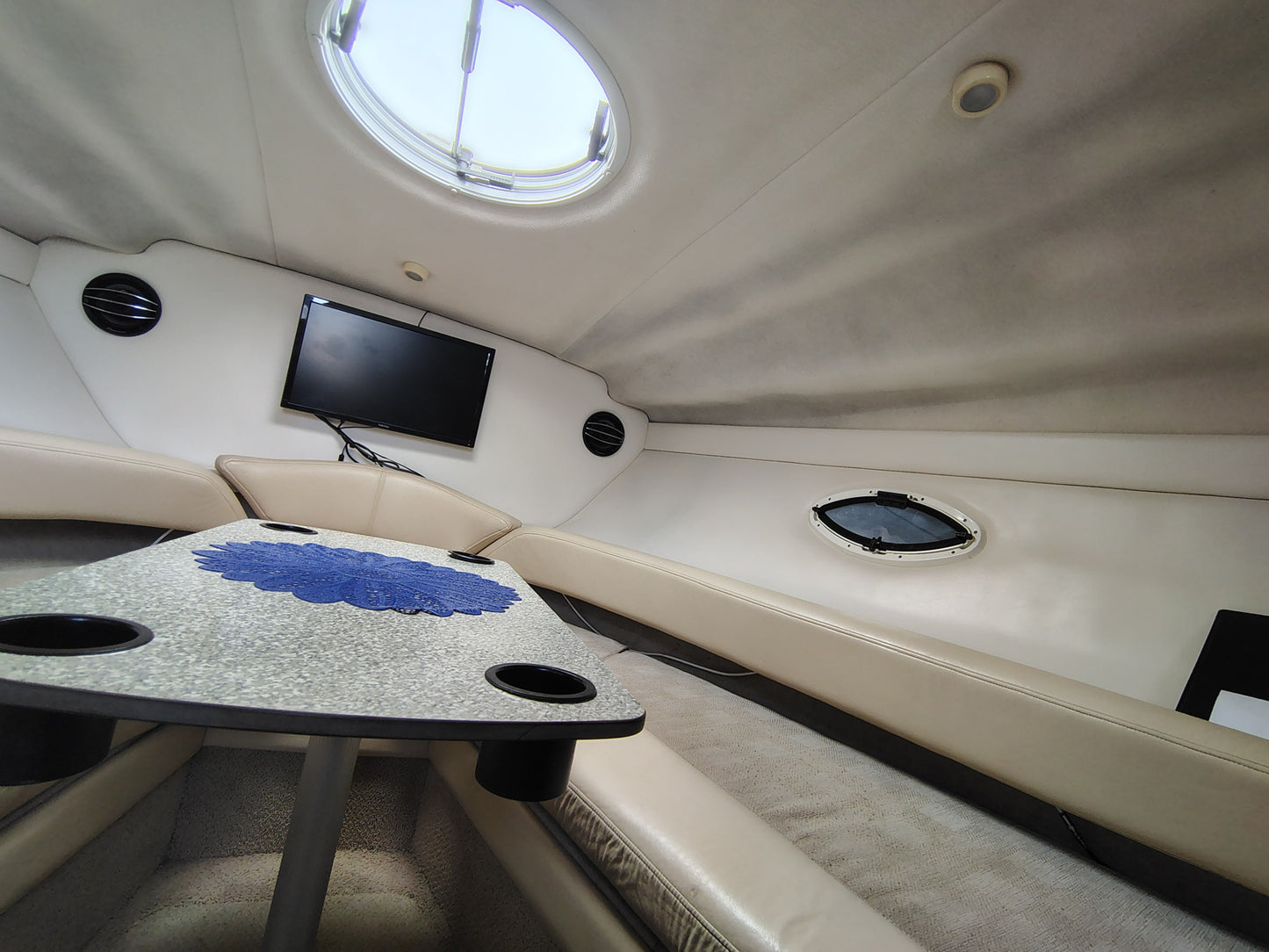 2001 Maxum 2700 SCA – $27,500 OBO (Brokered Sale)