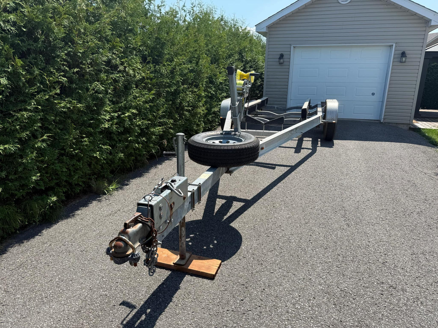 2007 Bayliner – 24.5’ + 4’ Swim Platform – Trailer Included