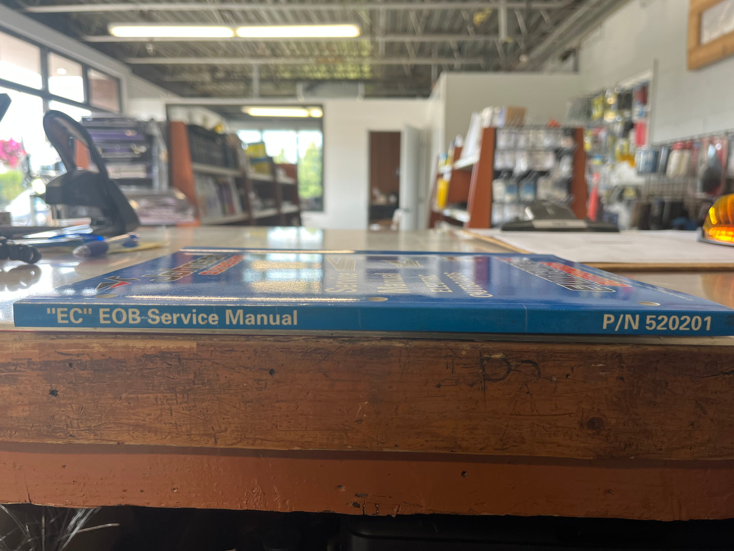 JOHNSON OUTBOARD SERVICE MANUAL ELECTRIC OUTBOARDS 520201