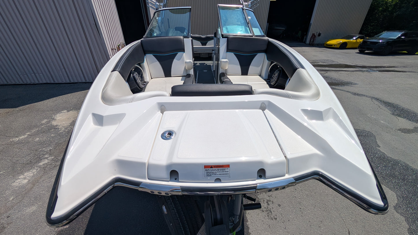 2017 Mastercraft X26 + ILMOR 7000 MPI VD 1.57 (Only 46 Hours of use!!)
