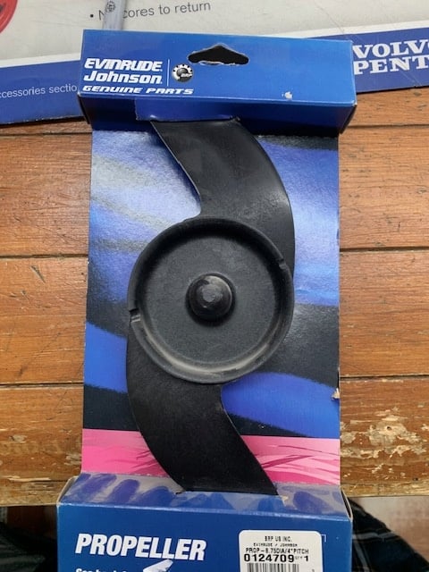 EVINRUDE PROPELLER 8.75X4 124709