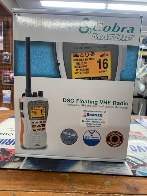 FLOATING HANDHELD VHF RADIO MRHH600WFLTGPSBT