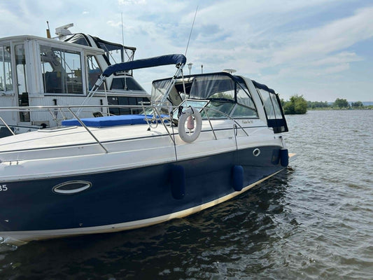 2004 Rinker Fiesta Vee 312 – Twin 5.7L MerCruiser | Bow Thruster | Generator | A/C