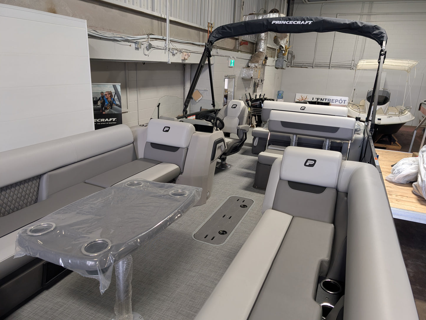 PRINCECRAFT VECTRA 25 RL 2026 - Black (Mercury 200 V6 L) | Performance Edition | Matte-Black railings