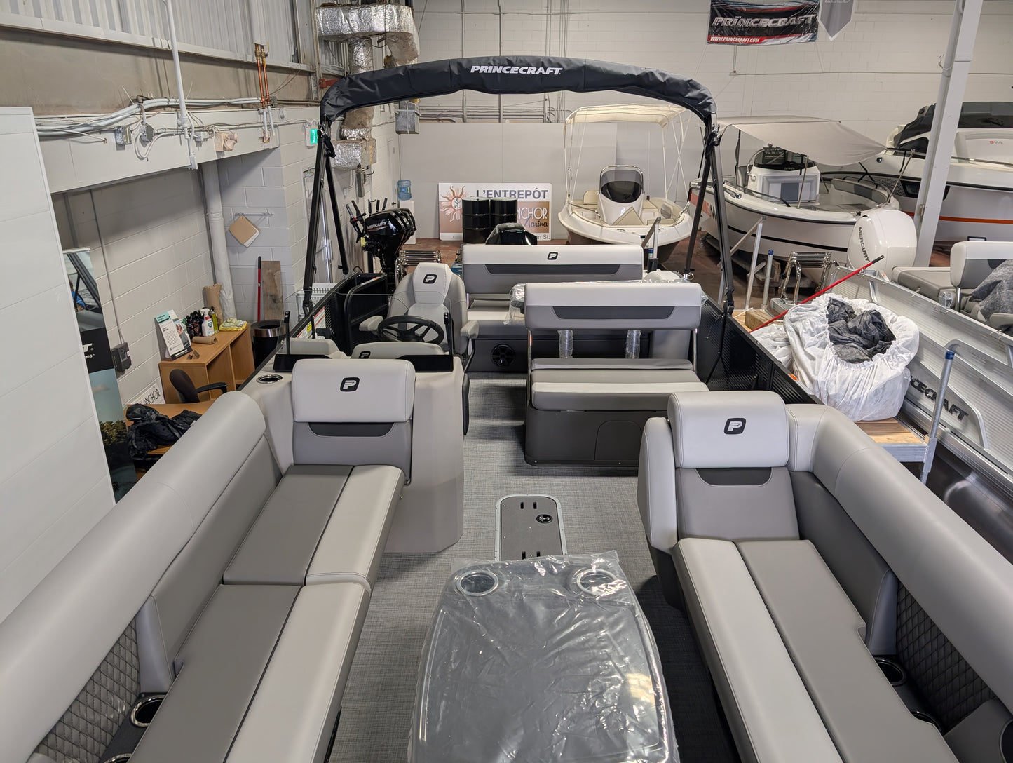 PRINCECRAFT VECTRA 25 RL 2026 - Black (Mercury 200 V6 L) | Performance Edition | Matte-Black railings