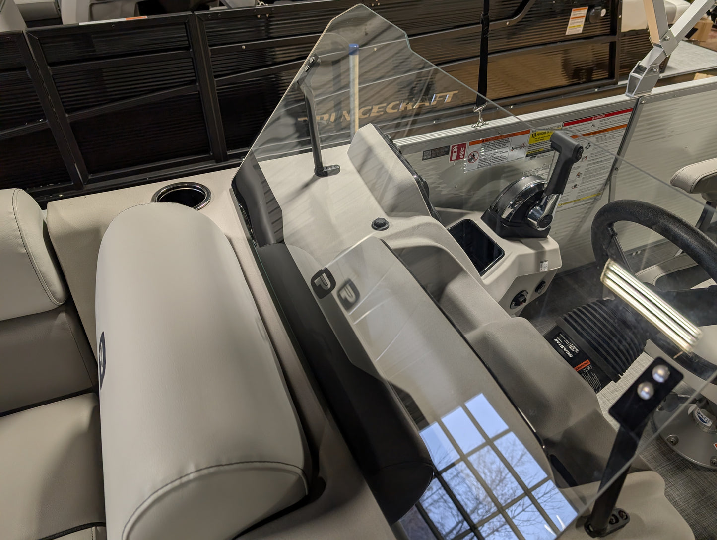 2026 Princecraft Vectra 23 RL Color: Pearl - Mecury 150 XL (White)