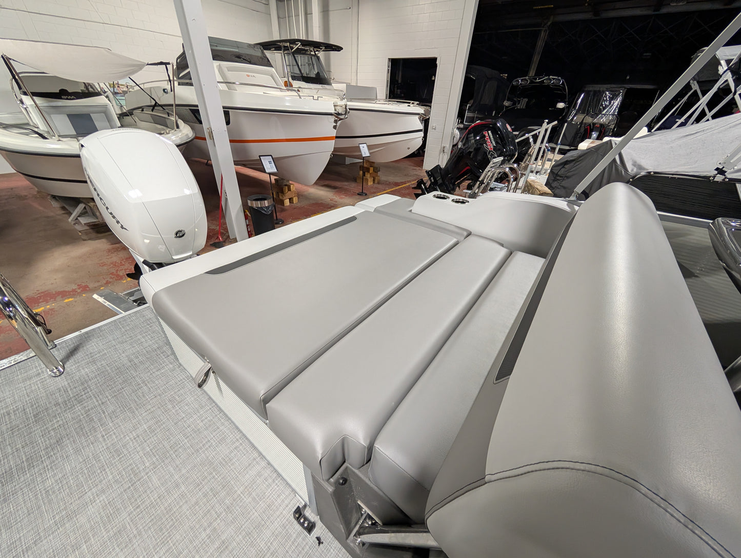 2026 Princecraft Vectra 23 RL Color: Pearl - Mecury 150 XL (White)