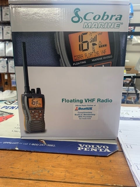 CobraMarine 143-MRHH350FLT - 6 Watt Floating Handheld VHF Radio, Black